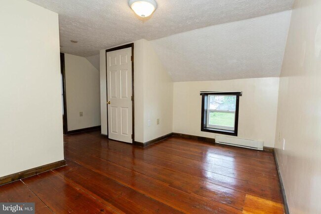 Building Photo - 218 S West St