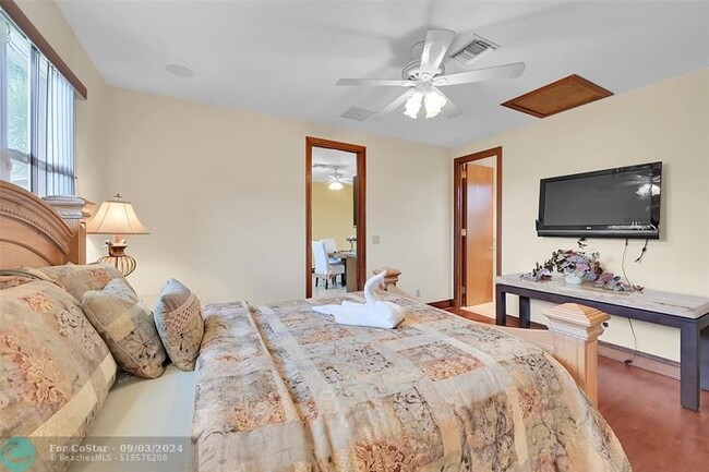 Building Photo - 4200 Coral Hills Dr