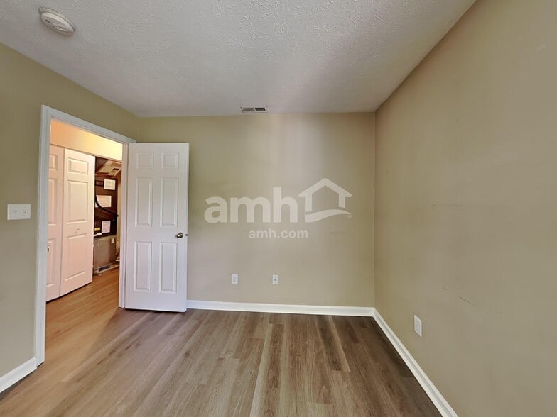 Building Photo - 11350 High Timber Dr