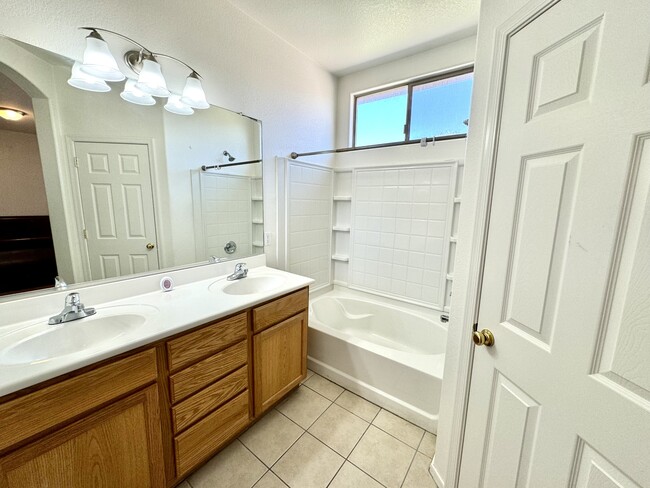 Building Photo - 44038 Granite Dr