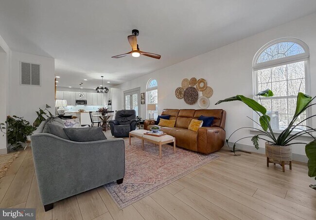 Building Photo - 23185 Pembrook Dr