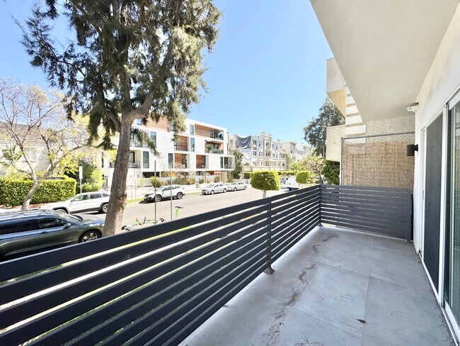 Building Photo - 141 N Swall Dr