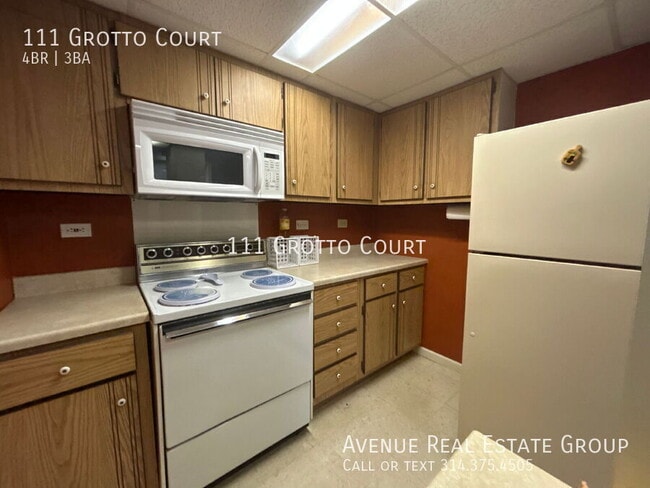 Building Photo - 111 Grotto Ct
