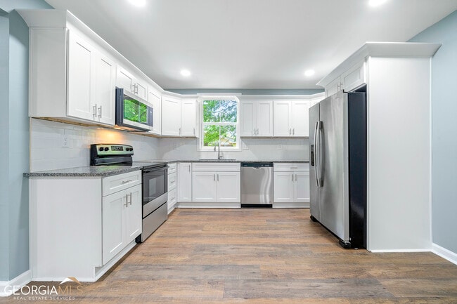 Building Photo - 1247 Cherokee Ave