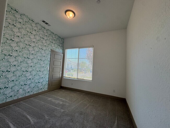 Building Photo - 2637 W Andrew Ln