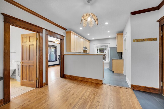 Building Photo - 2708 E 14th Ave