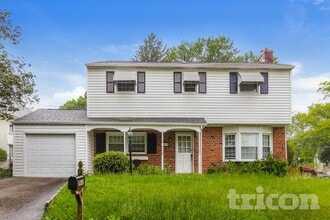 Building Photo - 2840 Mt Vernon Ave