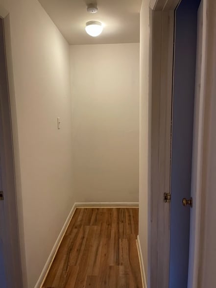 Building Photo - 8000 Jinetes Ct