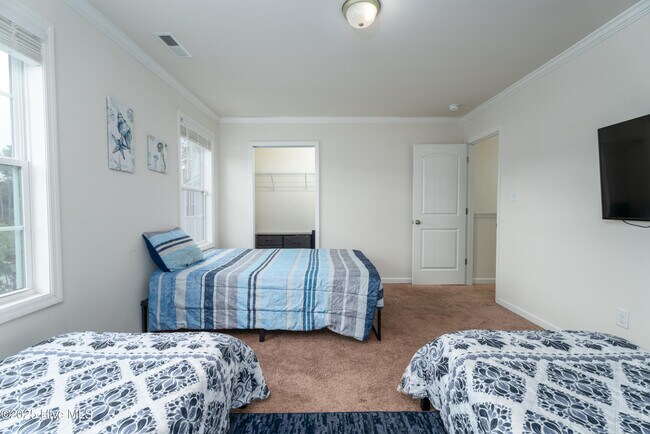 Building Photo - 306 Kenan Lp