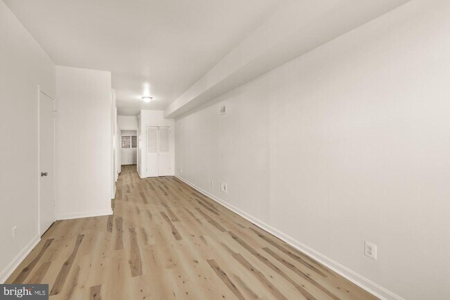 Building Photo - 1102 K St SE