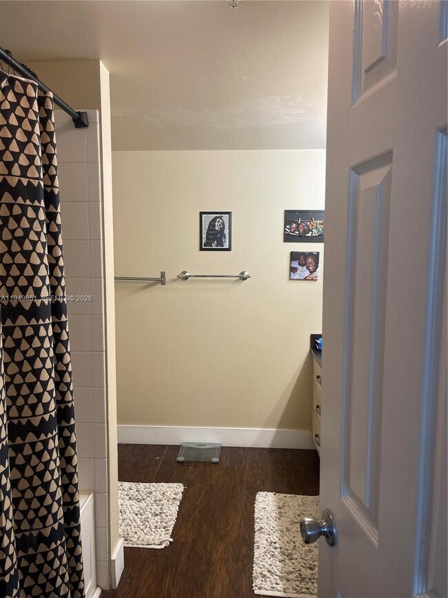 Building Photo - 160 SW 117th Terrace