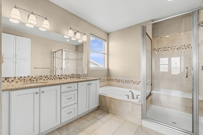 Building Photo - 15709 W 95th Pl