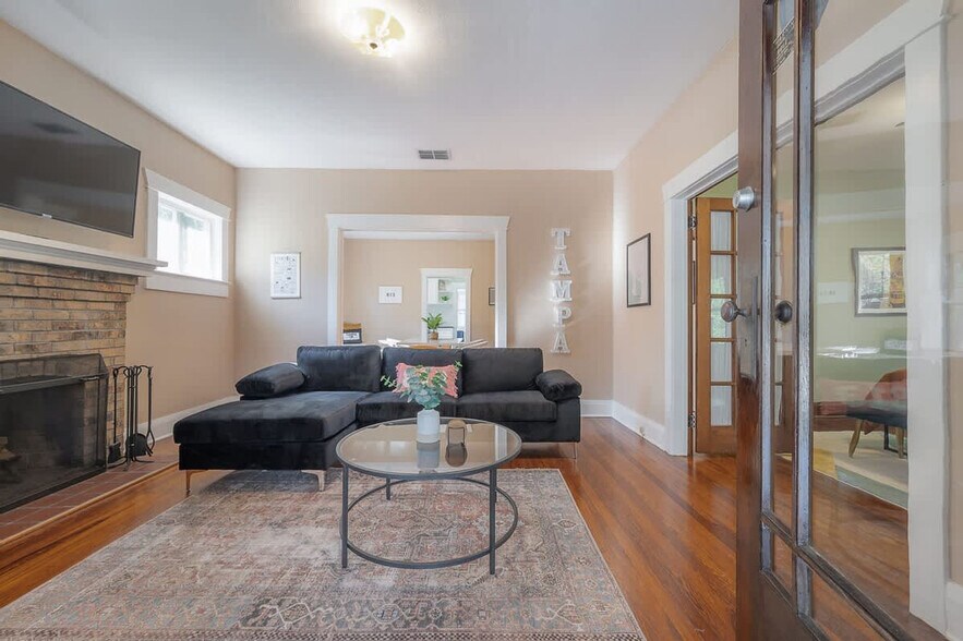 Building Photo - 5708 N Suwanee Ave