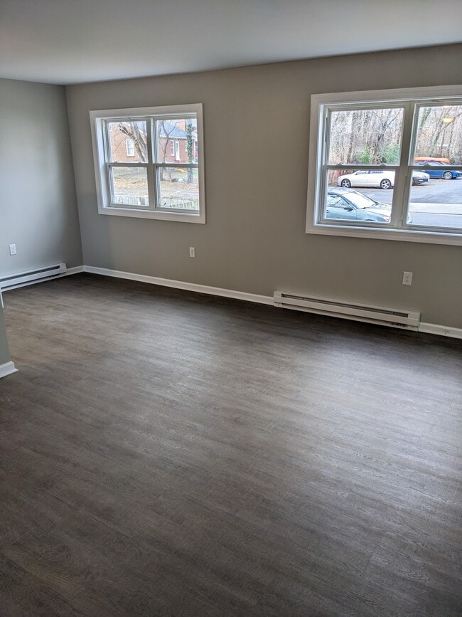 Building Photo - 1660 S Braddock St