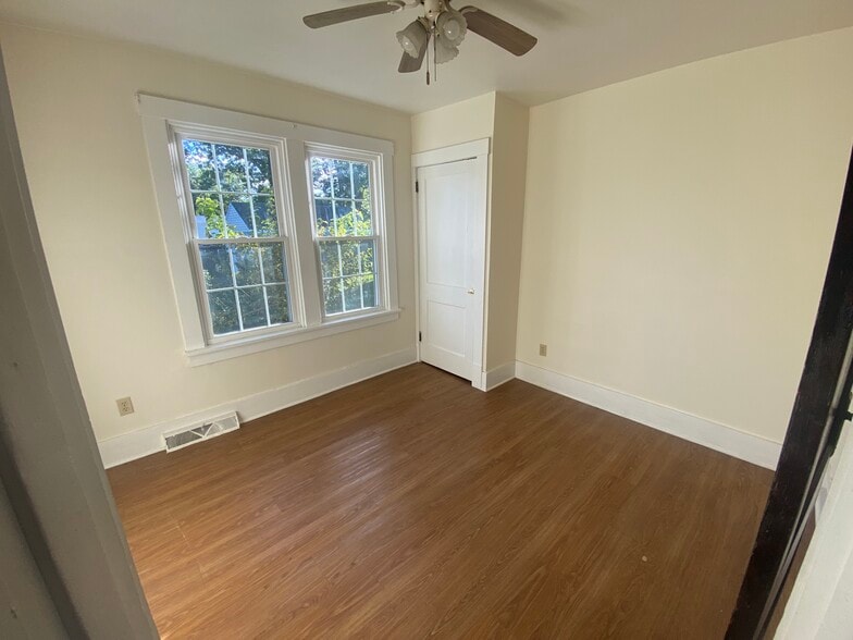 Building Photo - 108 Johnson St