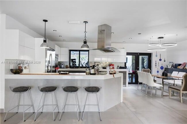 Building Photo - 20375 NE 22nd Pl