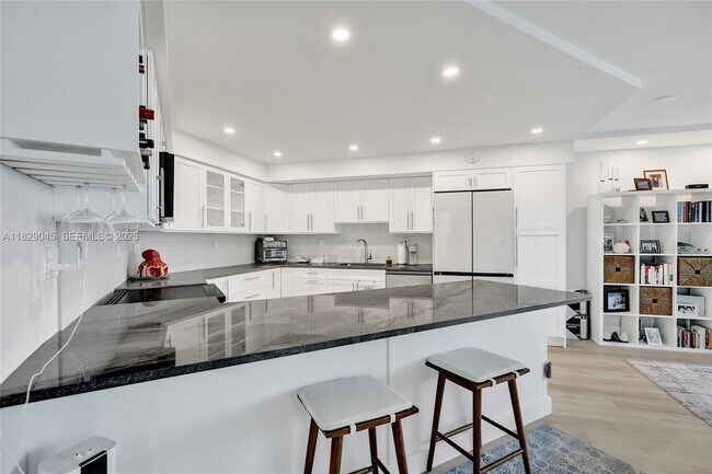 Building Photo - 1340 S Ocean Blvd