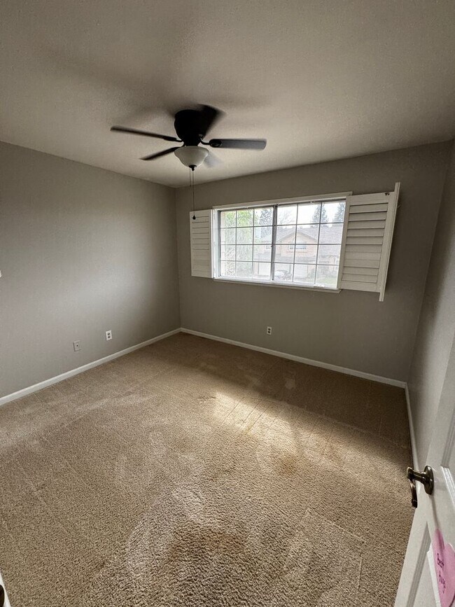 Building Photo - BEAUTIFUL 2 STORY 4 BD, 3 BATH, 3 CAR GARAGE, WITH POOL!