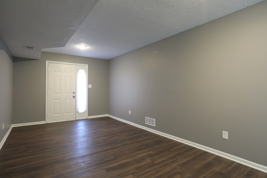 Building Photo - 326 NW Gibson Rd