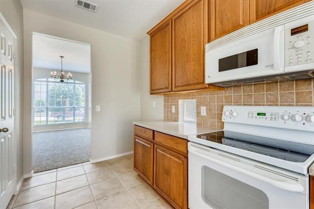 Building Photo - 9937 Appletree Way