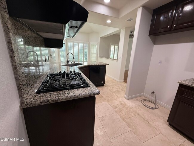 Building Photo - 5615 Roundtree Pl
