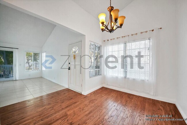 Building Photo - 1311 W Capitol Dr