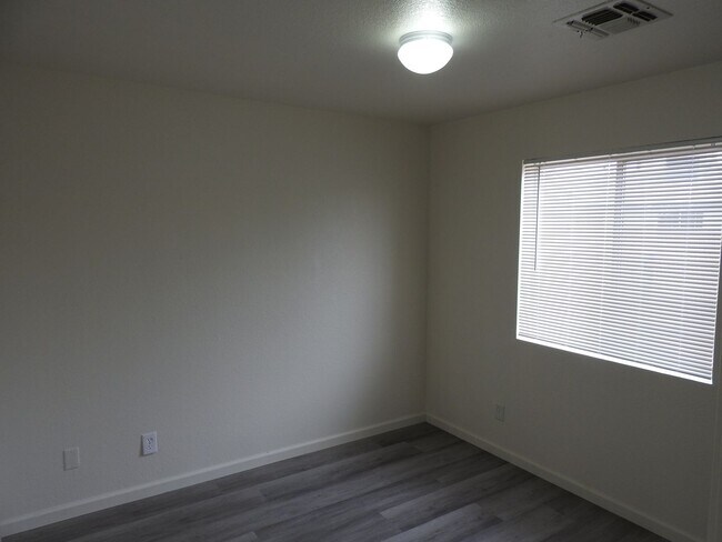 Building Photo - Three bedroom home