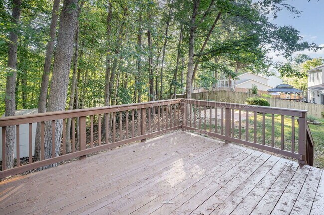 Building Photo - 16 Twin Lake Ct