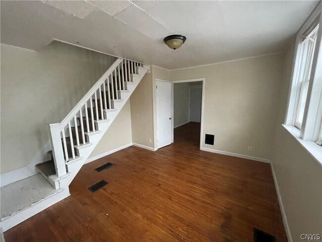 Building Photo - 209 William St