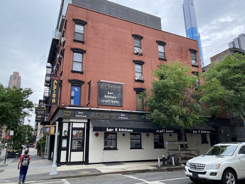 Building Photo - 359 W 53rd St