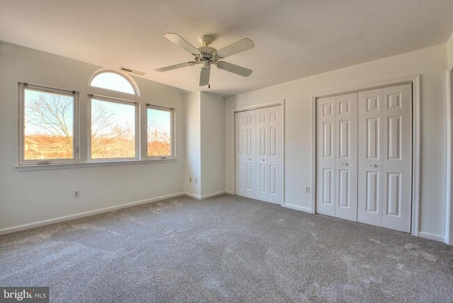 Building Photo - 141 Lakeside Dr