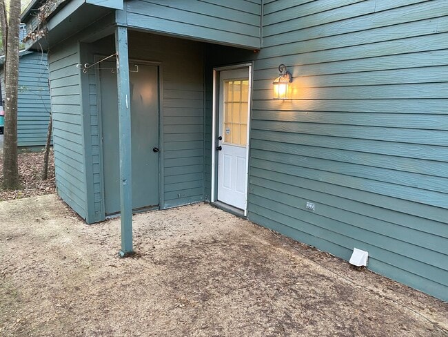 Building Photo - 54 Summer Oaks Dr