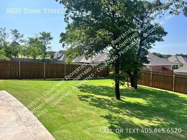 Building Photo - 8800 Stark St