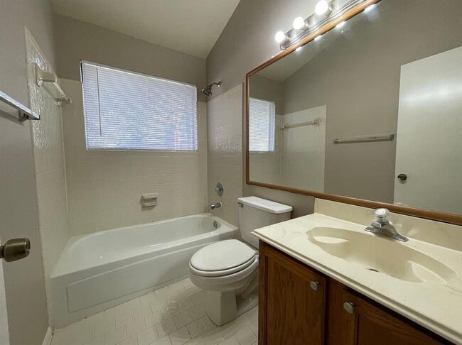 Building Photo - 88 W Rainbow Ridge Cir