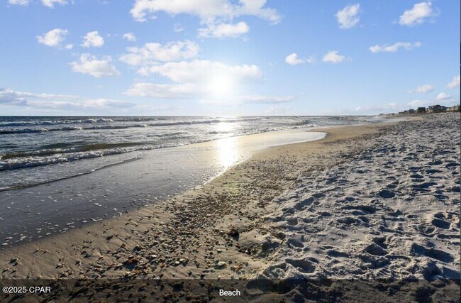 Building Photo - 204 Carol Pl