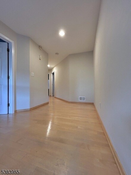 Building Photo - 27 Kingfisher Ct