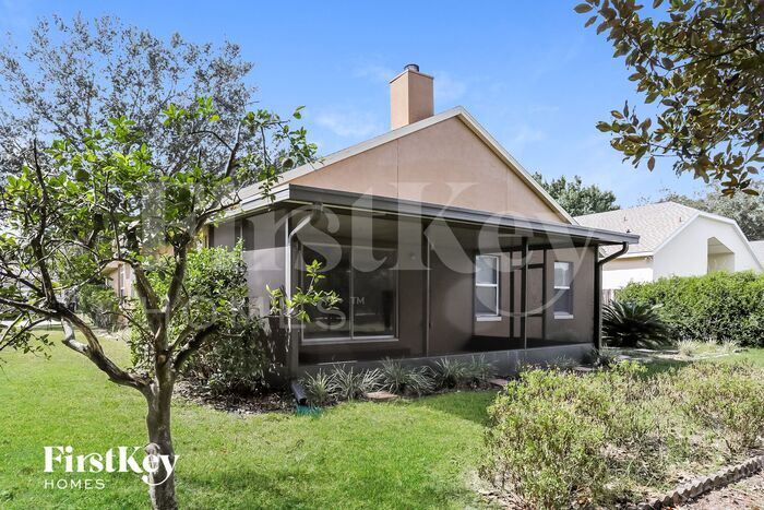 Building Photo - 1597 Crawford Dr
