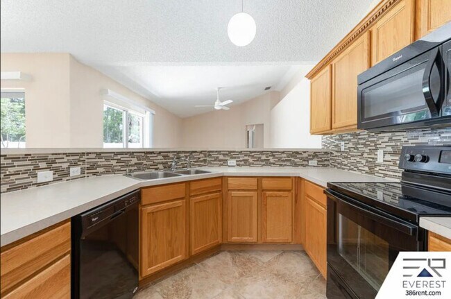 Building Photo - 28 Powder Horn Dr