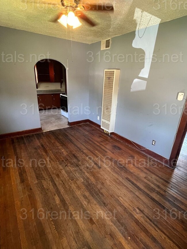 Building Photo - $600 - 1 bed 1 bath - Single Family Home