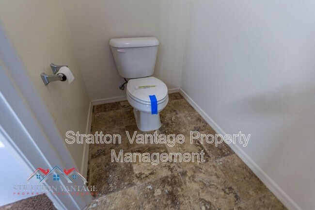 Building Photo - 2234 W Pima Ave