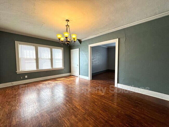 Building Photo - 1400 NW 22nd St