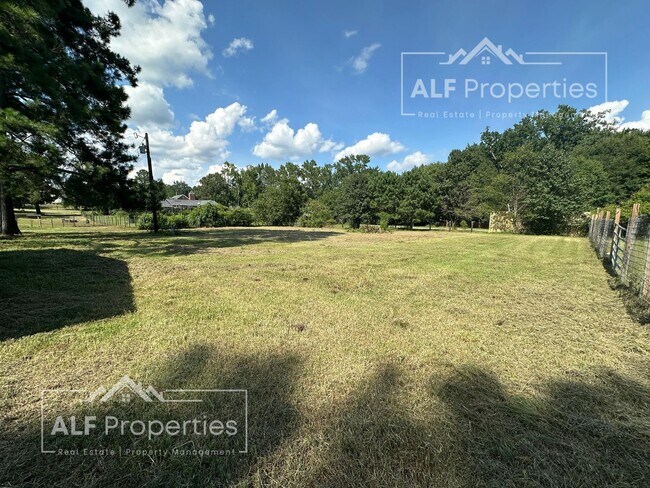 Building Photo - Renovated Farmhouse with Horse Facilities ...