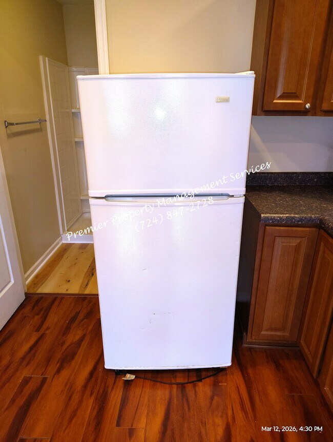 Building Photo - 602 Sheffield Ave