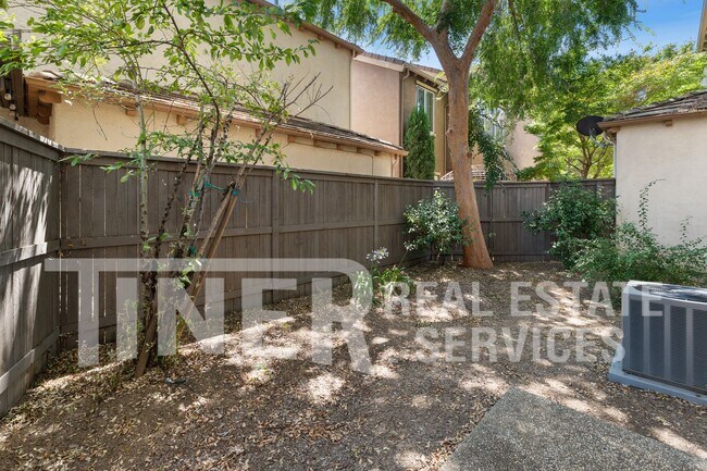 Building Photo - 5418 Washoe St