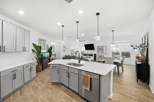 Building Photo - 517 Lady Swiss Ln