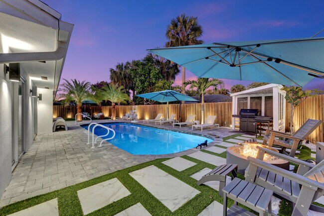 Building Photo - 707 W Boulevard Chatelaine