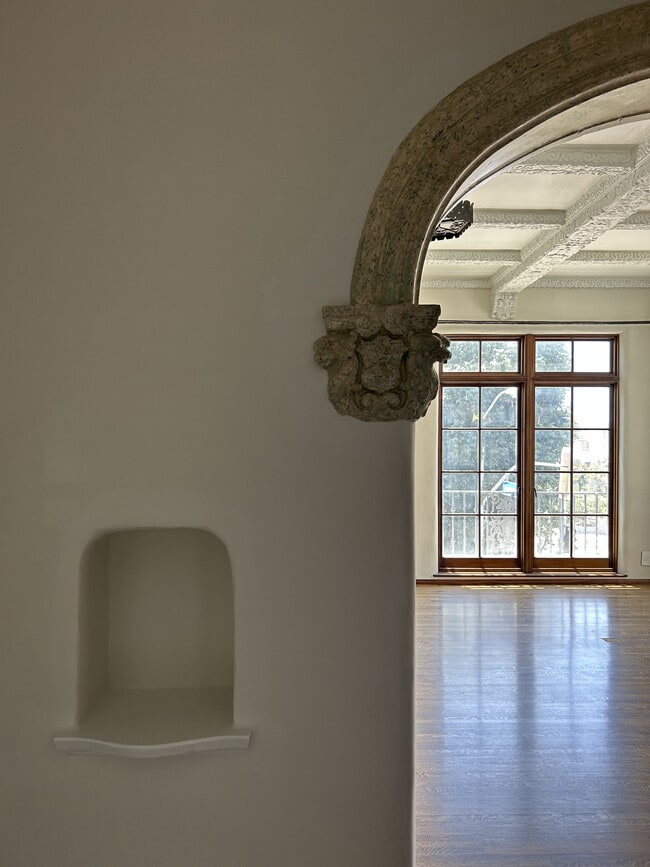 Building Photo - El Mirador Apartments