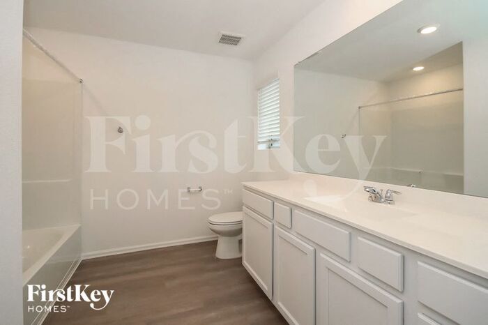 Building Photo - 22669 Malvicino Dr