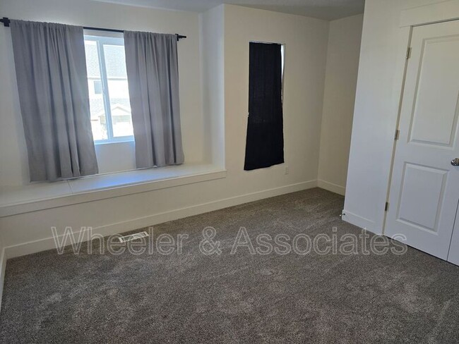 Building Photo - 2085 W 1715 S