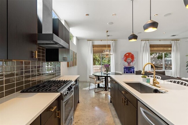 Building Photo - 2105 Goodrich Ave